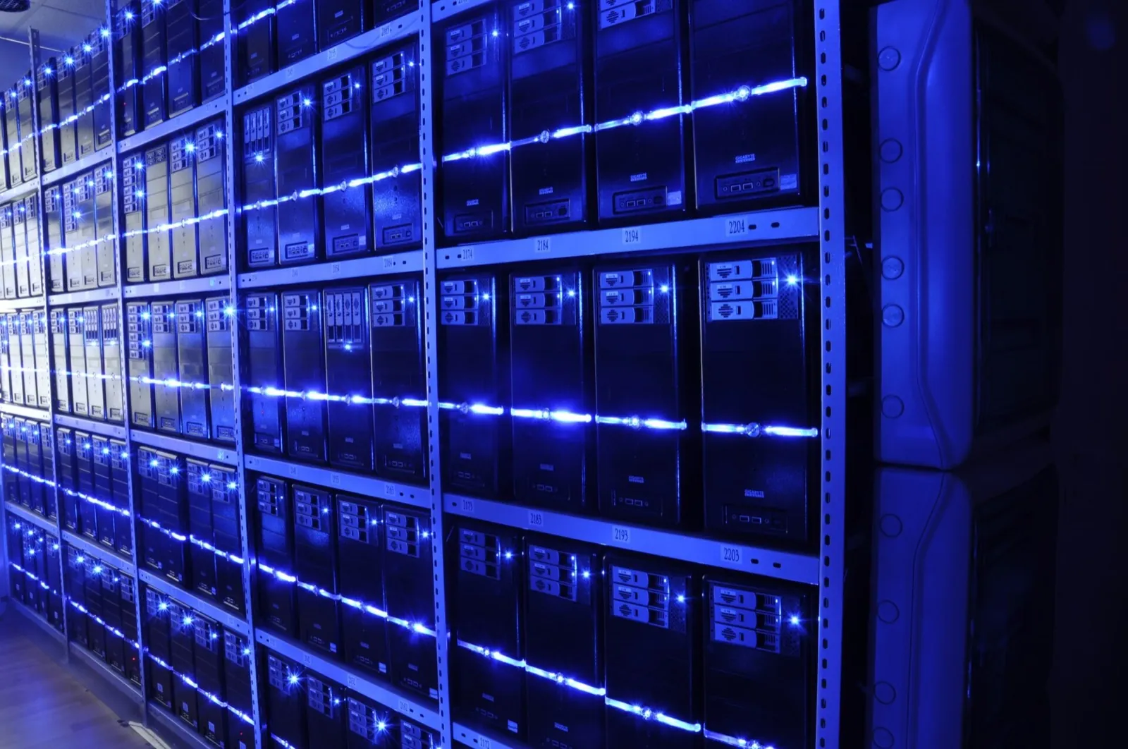 Data center server racks for industrial IoT and edge computing